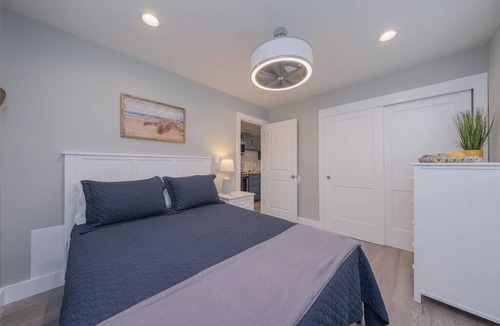 Bridgman Condo | Lakeside Serenity: One-Bedroom Villa