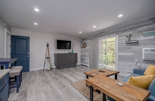 Bridgman Condo | Lakeside Serenity: 1BD Villa with Private Deck