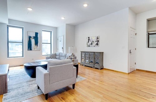 Pulaski Park Apartment | 3 Flat Building Downtown - With Private Patios