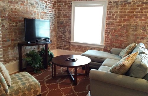 Arts/Warehouse District Condo | "Josephine" Historic Arts District Condo, Walk to Smoothie King, Superdome & Mor