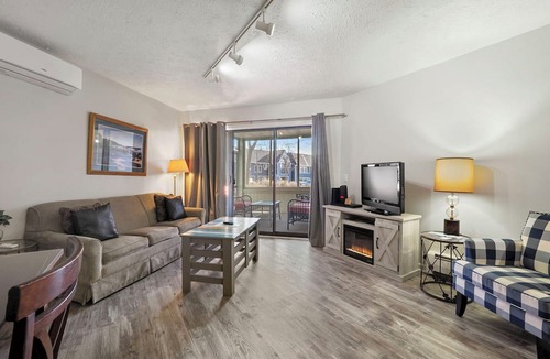 Charlevoix Condo | 105 Pointes North Inn | Downtown Charlevoix | Pool Access | Dog Friendly