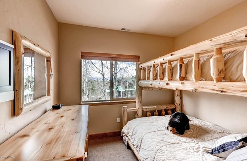 Silvercreek House | Golf, Hike, Bike. Family Relaxation! Rocky Mtn Retreat! Private Hot Tub. Views!