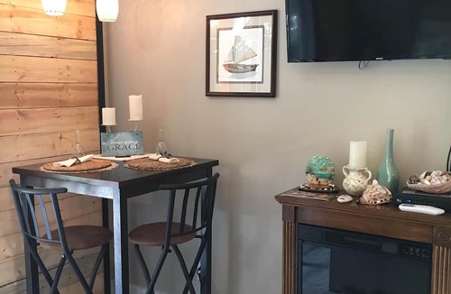 Kuttawa House | 1of2 Bedroom Suites at Lake Barkley Old Kuttawa, KY - w/golf cart