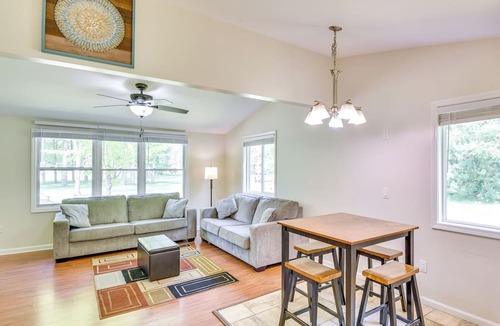 Shorewood-Tower Hills-Harbert Apartment | 2 Mi to Warren Dunes: Sawyer Apartment w/Deck!