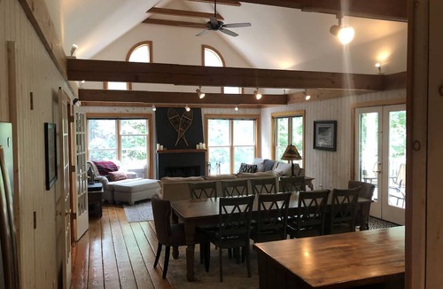 West Dover House | Spacious, Comfortable & Close! GOLF TRIPS!