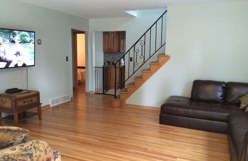 West St. Paul House | Newly renovated 3 bedroom, 2 bathroom home (8.5 miles from airport)