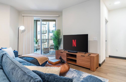 Downtown St. Louis Apartment | Designer Apt: Walk to Busch Stadium, Free Parking