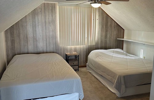 Prudenville Cottage | Cottage Right off Houghton Lake!