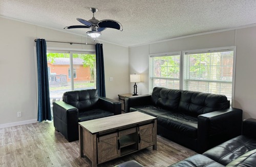 Put-in-Bay House | Chill & Cozy Back Escape—Grill Time | 8 ppl | IC99