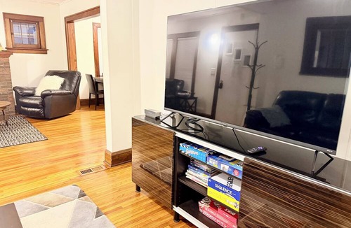 Minneapolis House | Urban Hideaway Como, U of M, Stadiums, downtown Mpls & St Paul, MOA, MSP AirPort