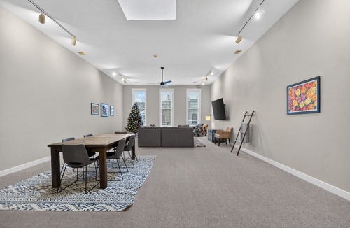 Holland Apartment | Bright 3-Bedroom Downtown Holland Apartment