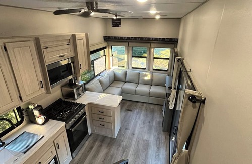 Bentonville House | Scenic NWA Retreat with New Luxury Camper on 15 Acres near XNA and Bentonville