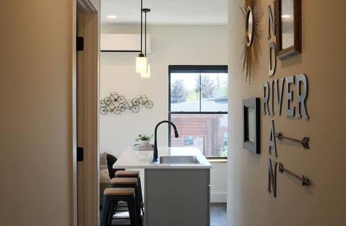 Indian River Condo | New 2BR Condo in Heart of Indian River!