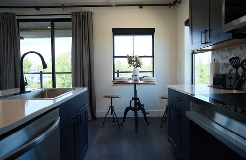 Indian River Condo | Brand New 2BR River Condo w/Large Terrace