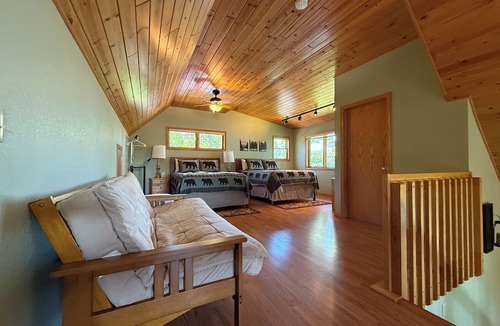 Aitkin Cabin | Free Boats - 3 Lakes + River - 50 Feet to the Lake