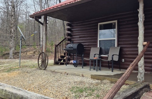Ironton Cabin | Hidden Hollow Cabin. Charming 2-bedroom cabin on a beautiful lake.