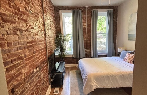 Benton Park Apartment | Benton Park Walkable Apartment- IN1S