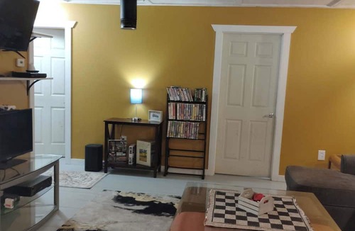 Wappapello House | Brown's Lake House, Family-Friendly 2 Bedroom Retreat Near Lake Wappapello
