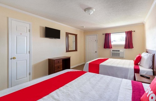 Cave City Apartment | Queen Bed | Non Smoking