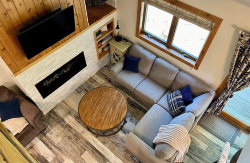 Wakefield Condo | Comfy Bear ~ Ski In/Out Remodeled 2 bedroom/2 bath Condo at Snowriver!