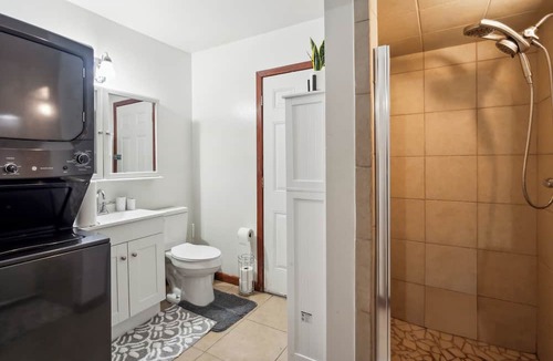 Pines Village House | Spacious & Availablen10 Mins Away from the French Quarters!nHome Away From Home!