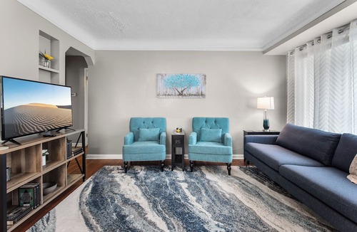 Ferndale House | Cozy 3 bedroom family friendly home just a few blocks from downtown Ferndale.