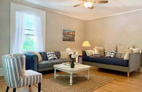 Valparaiso Apartment | Cozy Casa: Downtown Digs!