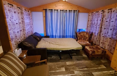 Motley Cabin | Escape to Your Private Lakefront Paradise on Lake Shamineau. Brand New Remodel!