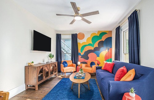 Valparaiso Apartment | Bright BnB Apartment 1S: King Bed + Near VU