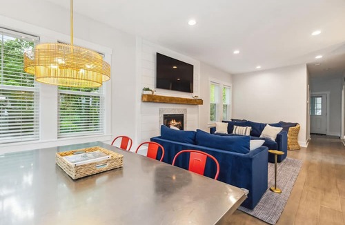 New Buffalo House | Taylor Street Retreat, a freshly updated home just steps from an HOA pool and do