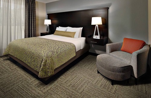 Dearborn Condo | Indoor Pool, Hot Tub, Free Wi-Fi, Free Breakfast | Close to Ford World HQ