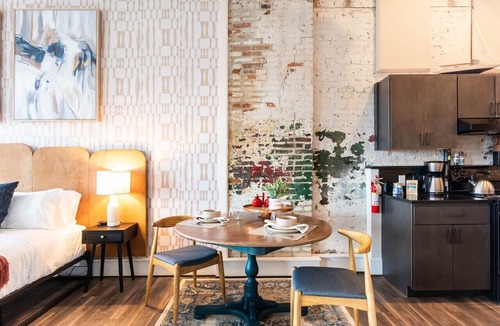 Ypsilanti Apartment | Hotel California - KING BED LOFT
