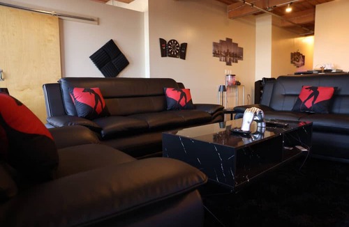 Downtown West Apartment | The VLuxe Oasis with City Skyline Views