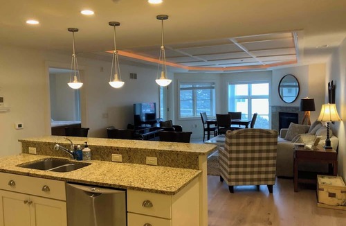 Traverse City Condo | Lovely 2-bedroom Suite with lots of Amenities