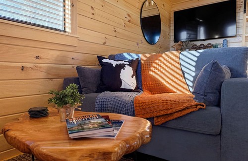 Escanaba Cabin | Lake Michigan Tiny Log Cabin - Fall Color Dates Available!