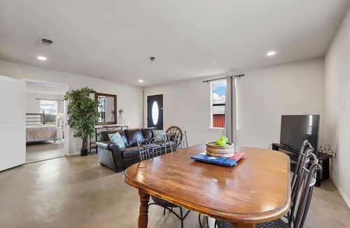 Springtown House | Escape to our charming ranch home on a peaceful 13-acre horse property.
