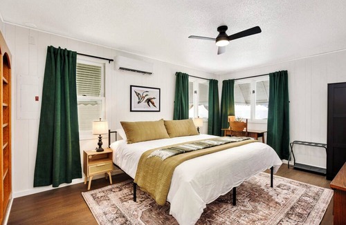 Forest Lake House | Forest Leaf Lake House, 30 mins from Twin Cities