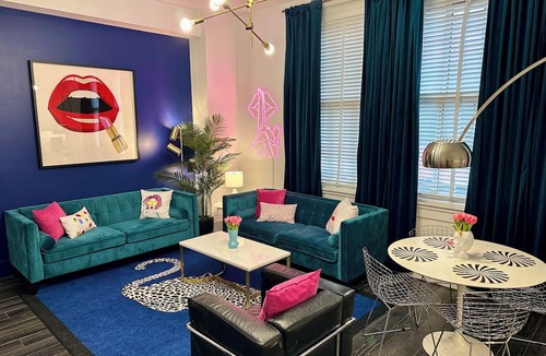 Central Business District Condo | Location! Location! Location! “Happy Chic” 3BR/2BA modern condo near Bourbon!