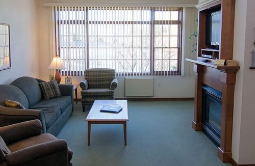 Sister Bay Apartment | Scandinavian Lodge