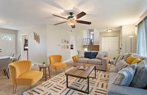 Wheaton House | The Wheaton House Getaway - Game Room, Office & Garage near Metra & Naperville