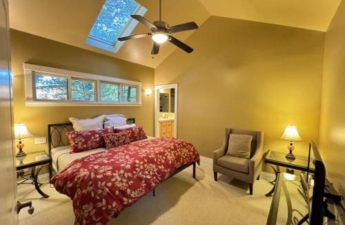 Lake Michigan Beach House | Woodshores Retreat - cozy retreat, hot tub, Lk MI