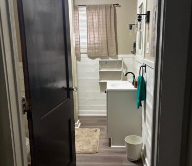 Defiance Apartment | The Inn on Holgate Avenue Suite II Upstairs