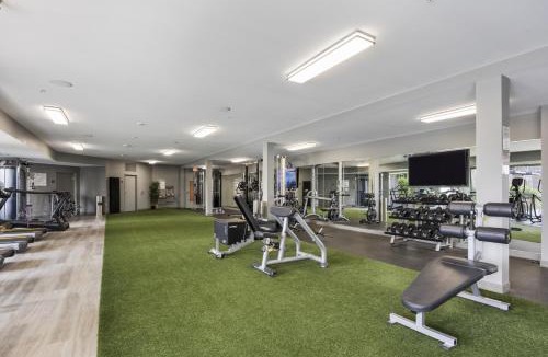 Warrenville Apartment | Warrenville Resort Style Apartments Near Downtown with Pool, Free Parking, Gym, Sauna & More