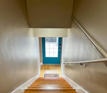 Monmouth Apartment | Apartment Downtown Monmouth by Market Alley