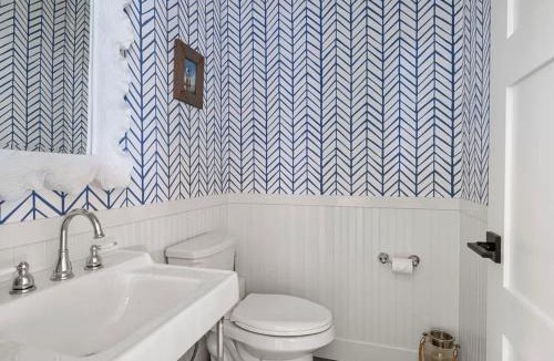 Bridgman House | Gasthaus Fox by Juniper Holiday + Home