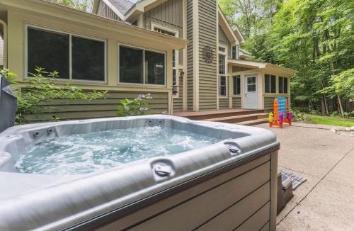 Shorewood-Tower Hills-Harbert House | Pete's Place by Juniper Holiday + Home