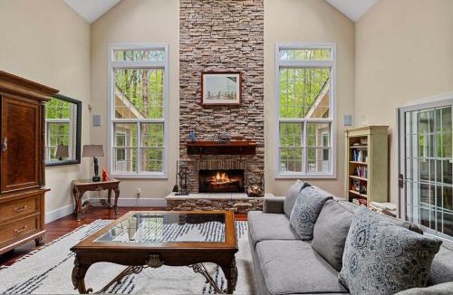 Shorewood-Tower Hills-Harbert House | Pete's Place by Juniper Holiday + Home