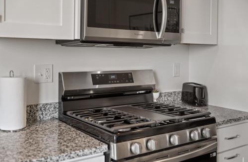 Northeast South Bend Apartment | Urban Nest High-Rise DownTown South Bend