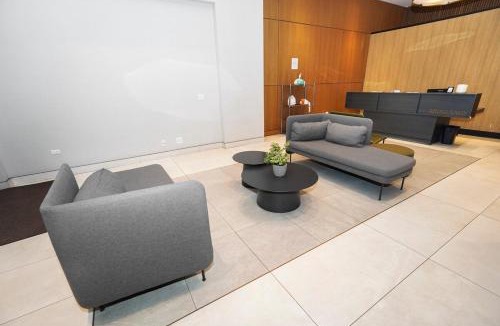 The Loop Apartment | Grant Park 2BR Condo with Balcony Skyline View & Gym in Chicago Downtown