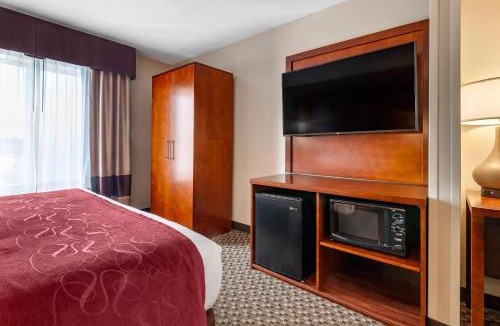 Escanaba Hotel | Comfort Suites Escanaba West